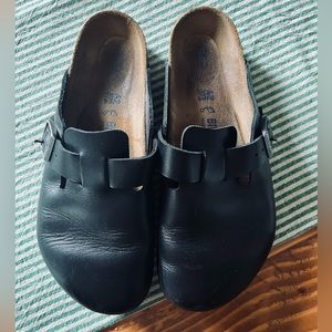 Birkenstock Boston Leather Cloggs